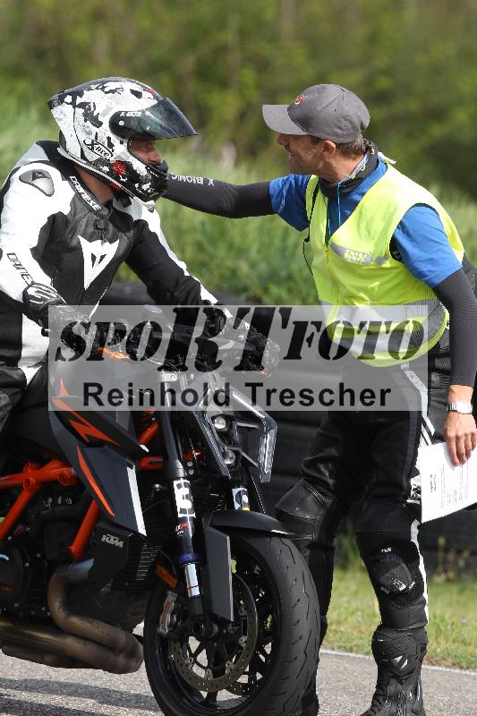 /Archiv-2025/10 23.04.2025 Cornu Master School ADR/rot-rouge/38